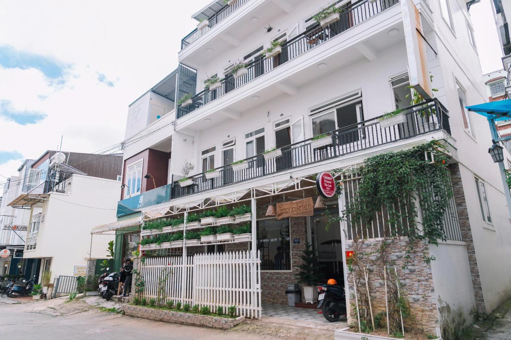 Cherry House Hotel 2*