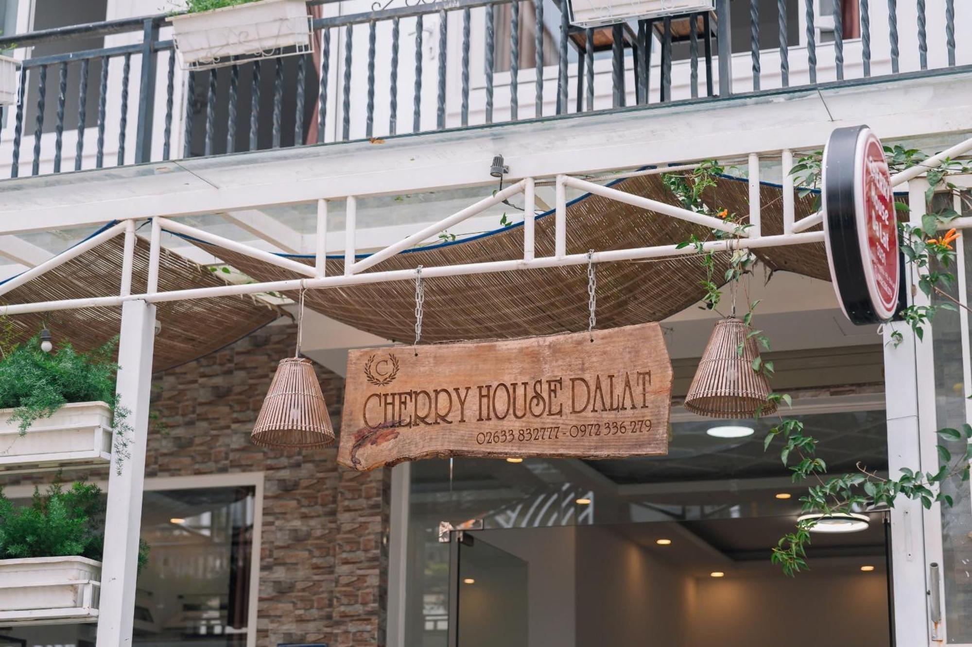 Cherry House 2*